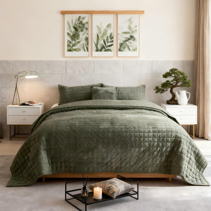 COCOPLOCEUS Quilt Set Oversized King Size 120x128 Luxurious Velvet Bedding Sets with 2 Pillow Shams 20x36 3 Pieces Ultra Soft Quilted Bedspread Coverlet Comforter for All Season,Army Green - Image 3