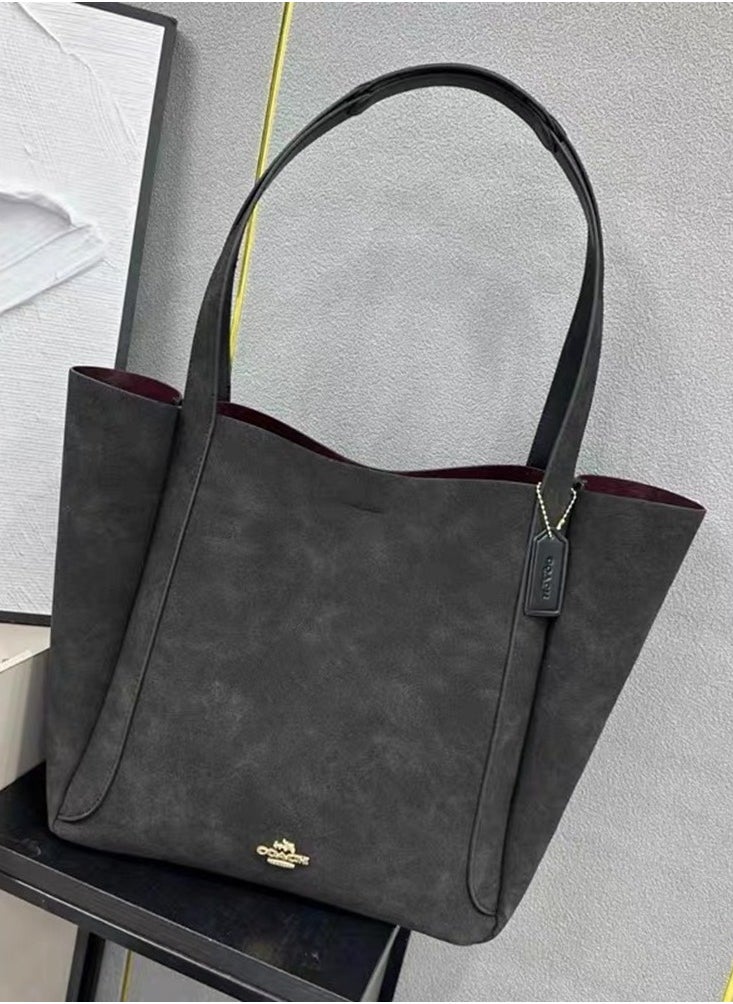 coachoutlet - Hadley Tote Bag In Signature Canvas - Image 1
