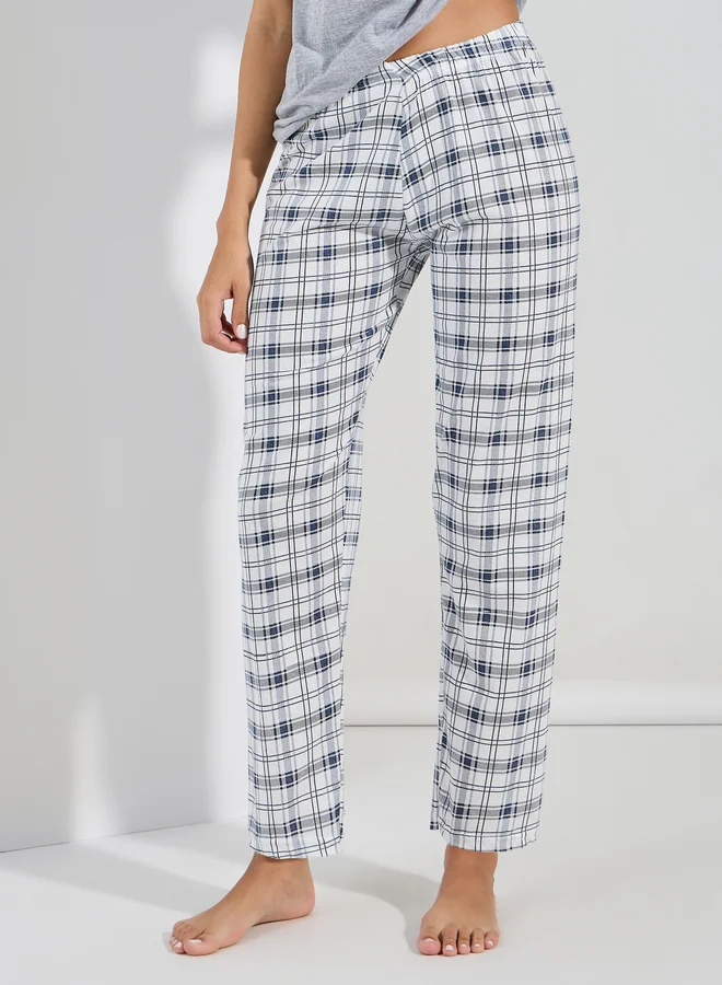 Styli Styli Do Not Disturb Slogan T-Shirt and Checked Pyjama Set