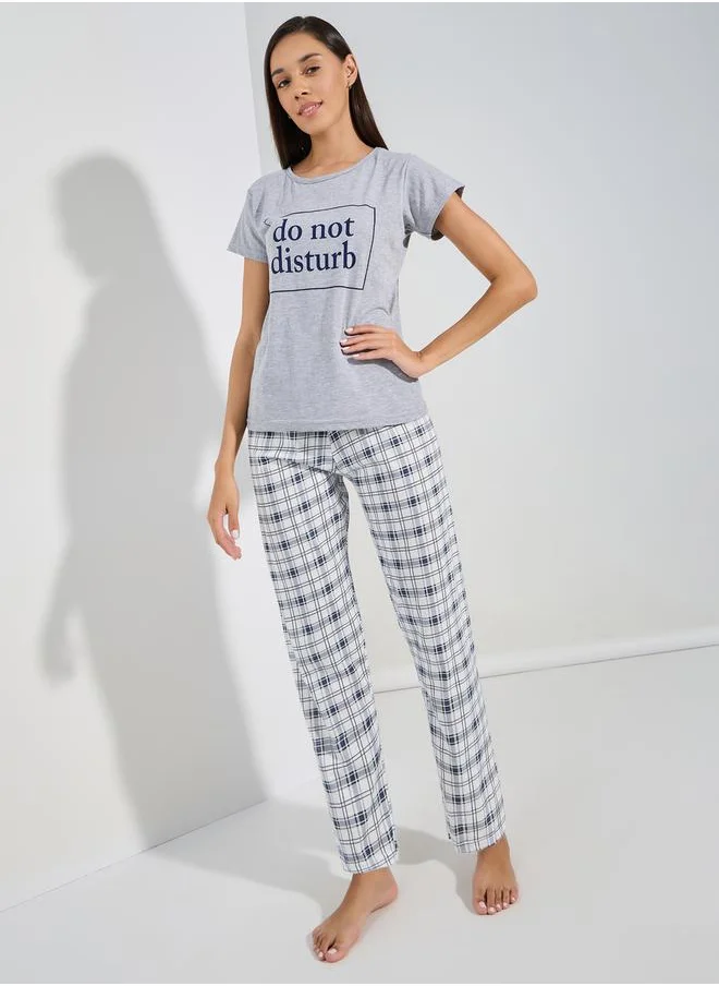 ستايلي Do Not Disturb Slogan T-Shirt & Checked Pyjama Set