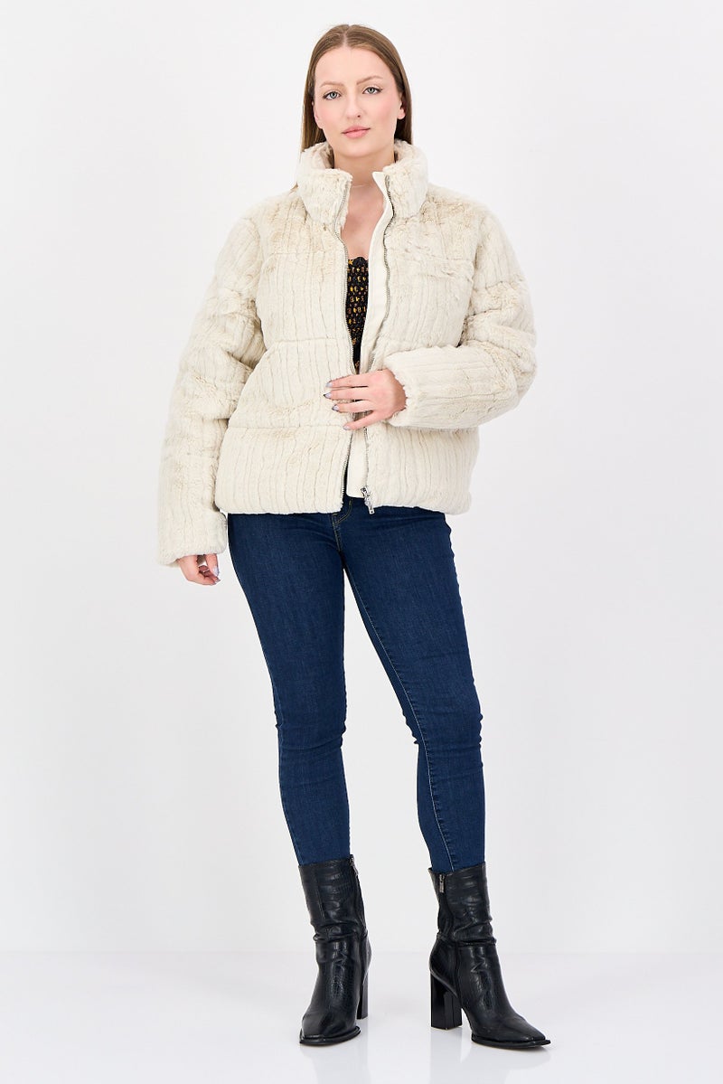 Bearpaw Women Textured Sherpa Jacket, Beige - Image 4