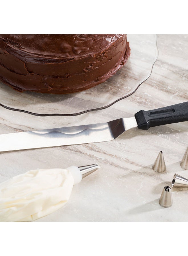 Restaurantware Met Lux 14.8 x 1.3 Inch Offset Spatula, 1 Angled Icing Spatula - Plastic Handle, Large, Black Stainless Steel Cupcake Icing Knife, For Frosting, Icing, Or Layering, For Desserts - Image 3