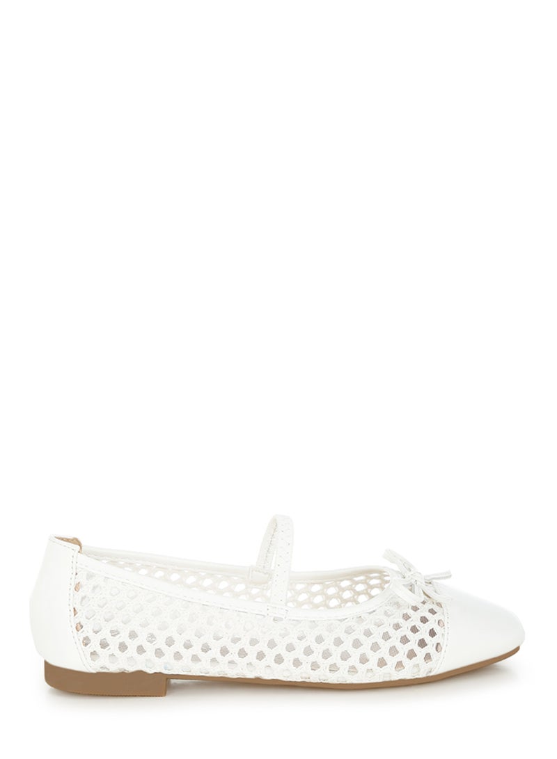 لندن راج راقصة باليه بتفاصيل فيونكة منسوجة باللون الأبيض - Image 1