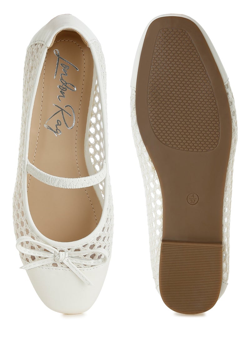 لندن راج راقصة باليه بتفاصيل فيونكة منسوجة باللون الأبيض - Image 5