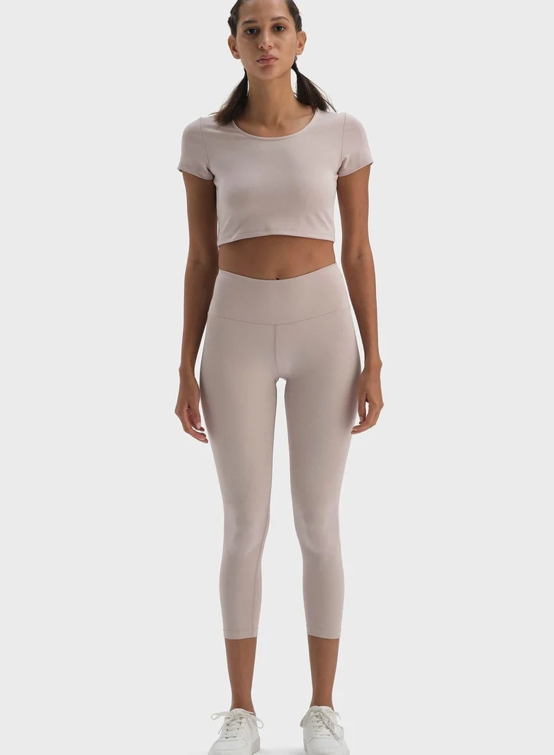 dagi Crew Neck Crop T-Shirt