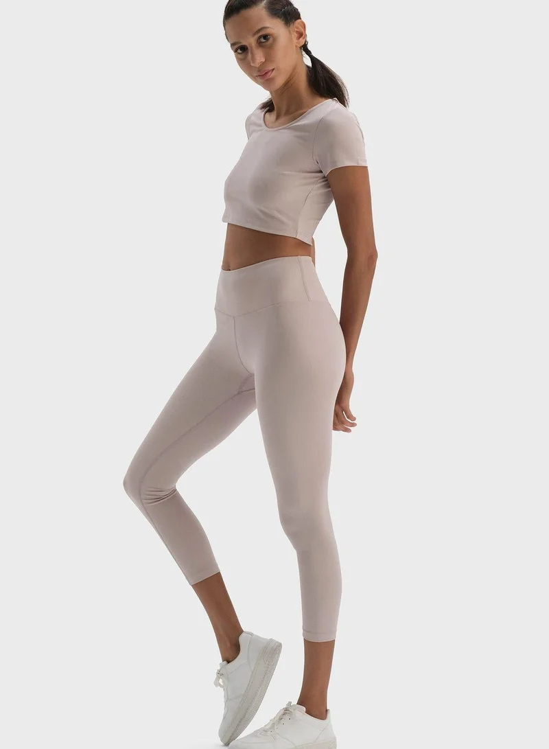 dagi Crew Neck Crop T-Shirt