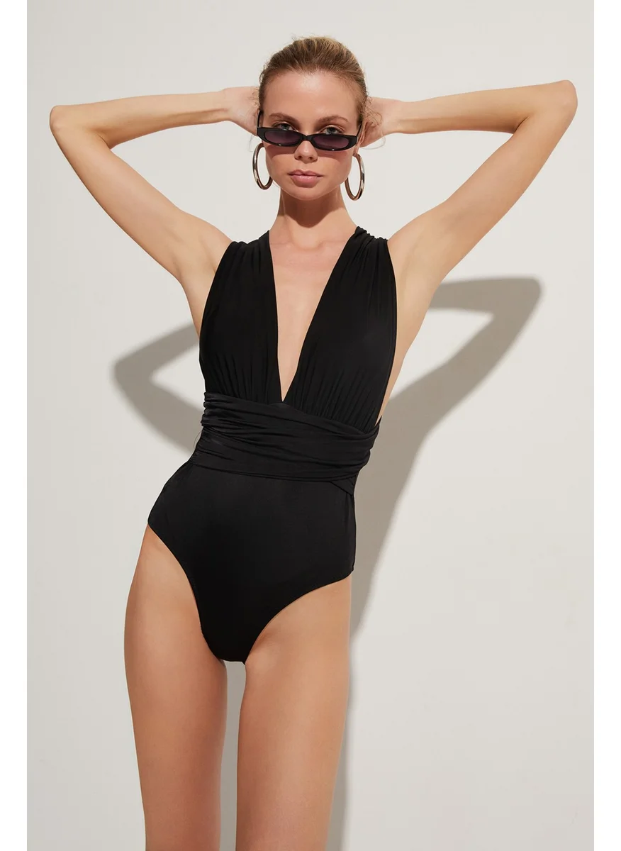 جون Deep V-neck Swimsuit