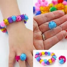 E Shopping® كرات بوم بوم لامعة مختلطة الألوان + بوم بوم ناعم رقيق للفنون والحرف، تزيين الحفلات، حرف الخياطة، صناعة المجوهرات (الحجم 2 سم /100 +100 قطعة) - Image 3