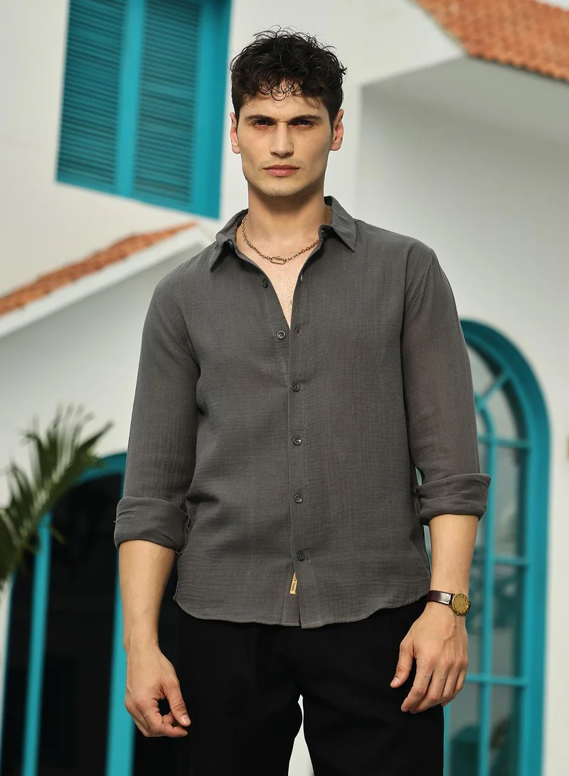 Campus Sutra Men's Charcoal Grey Breezy-Weave Shirt