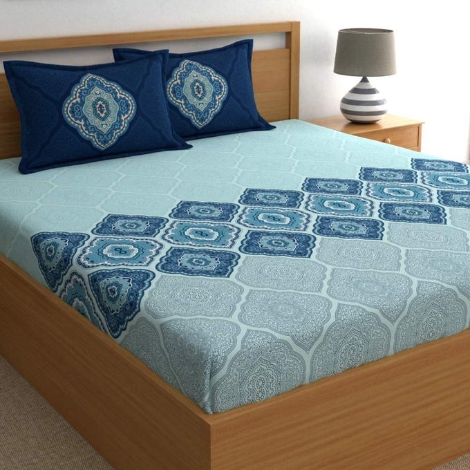 100 COTTON KING BEDSHEET WITH 2 PILLOW COVERS SIZE 108 X 108 INCHES 140 TC COLOUR BLUE