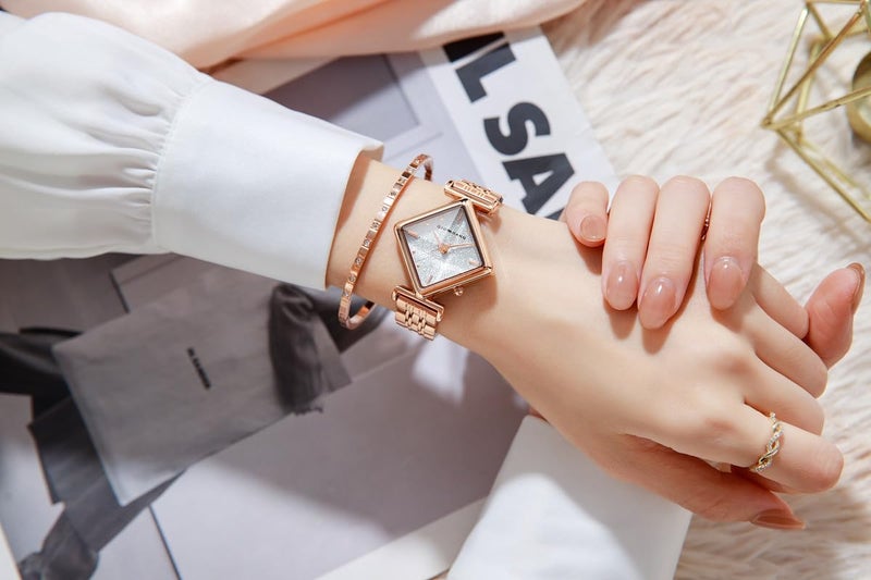 Giordano Rose Gold Analog Watch for Women with Bracelet Set – Diamond-Shaped Shimmer Dial, Crystal Detailing & Stainless Steel Strap – Elegant Gift Combo for Women - Image 5