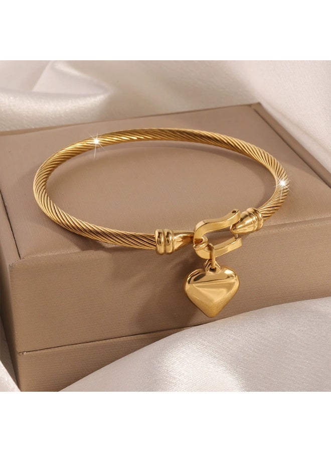 Goolsky سوار قلب من الفولاذ التيتانيوم بأسلوب أوروبي وأمريكي جديد – تصميم قلب من الفولاذ التيتانيوم، متين وغير متلاشي، مناسب للاستخدام اليومي/هدية رومانسية، أنيق بأسلوب بسيط - Image 1