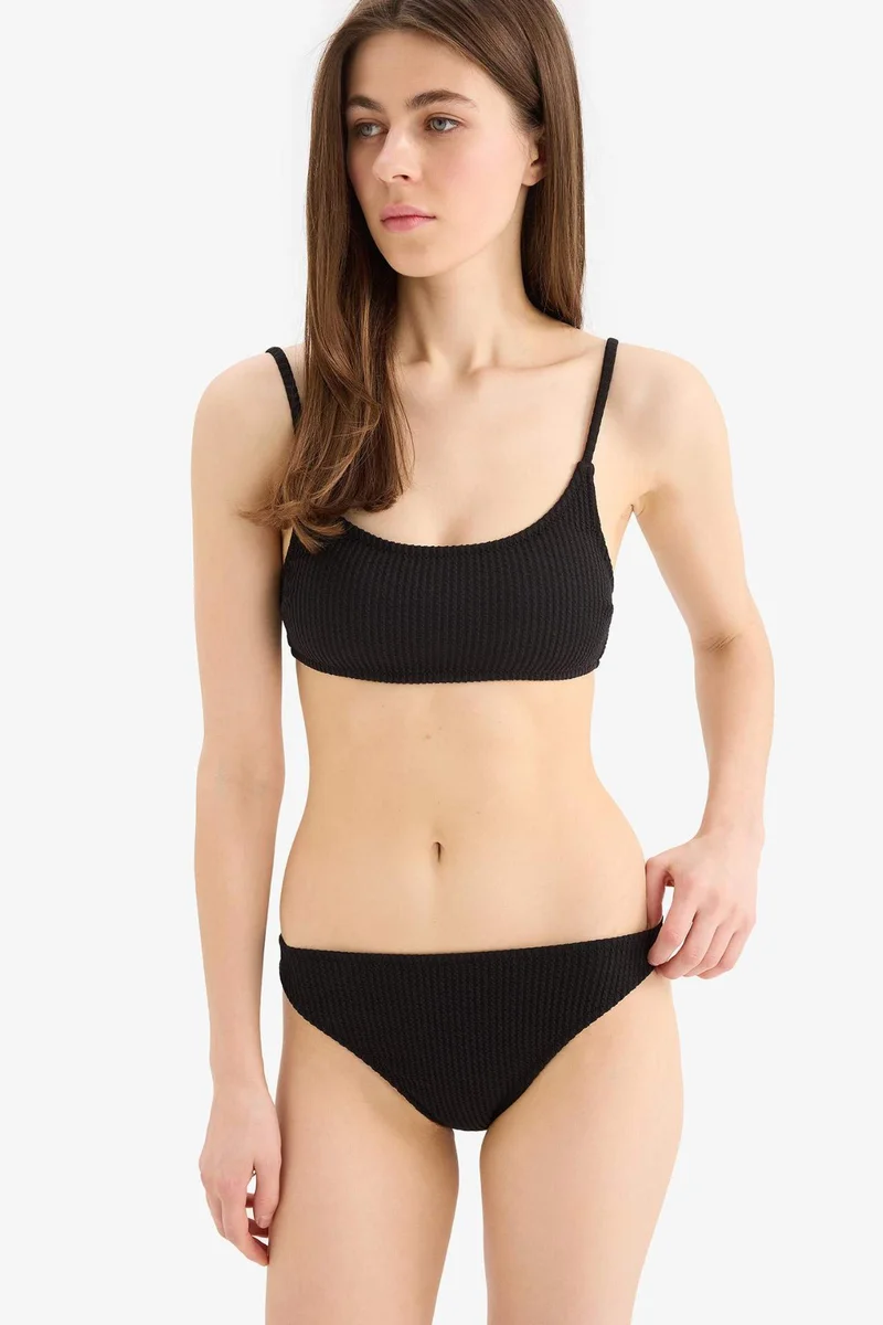 ديفاكتو Fall in LoveRegular Fit Crepe Black Bikini Top