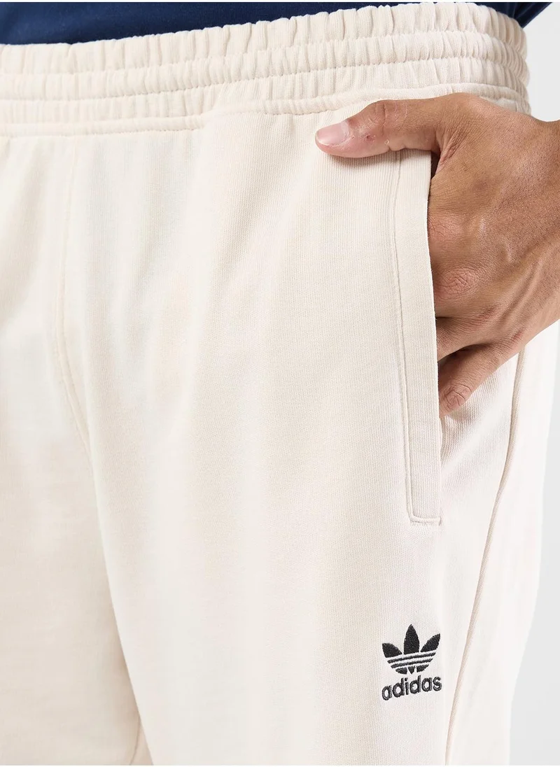 اديداس اوريجينالز Trefoil Essentail Fleece Shorts