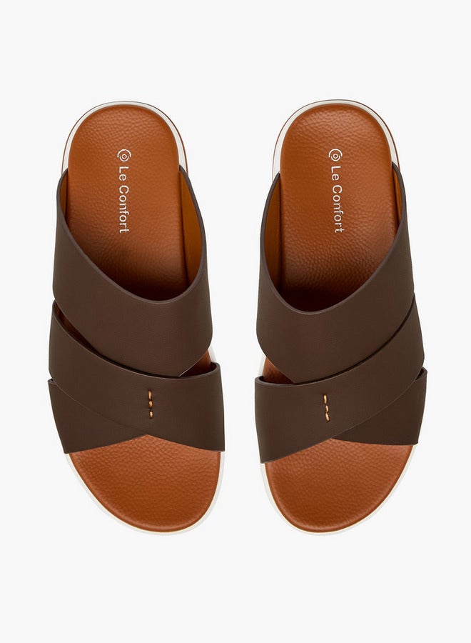 Le Confort صنادل رجال بتصميم حزام متقاطع مريحة - Image 2