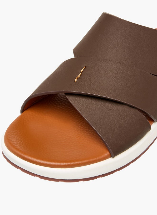 Le Confort صنادل رجال بتصميم حزام متقاطع مريحة - Image 4