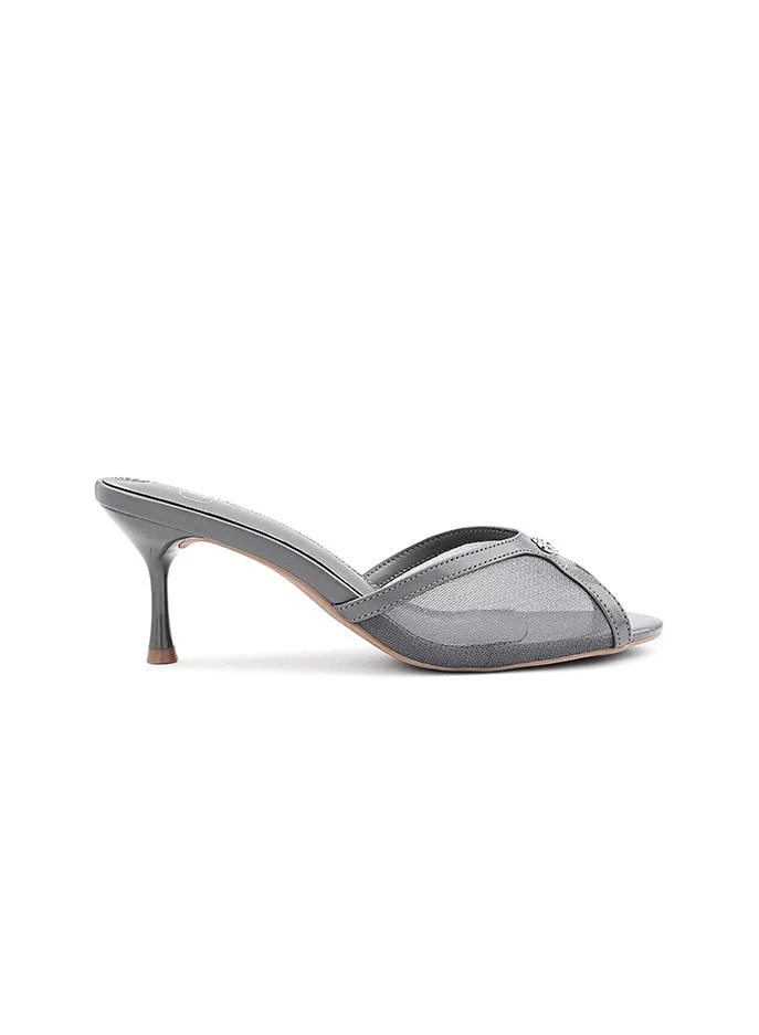 أيقون Modern open-toe slipper with sleek silhouette.