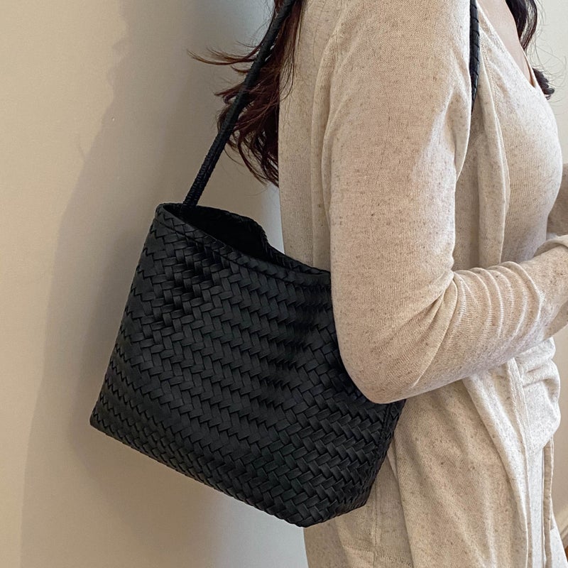 Retro Woven Bucket Bag - Image 2