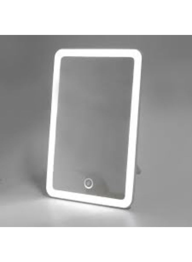 مرآة مكياج تعمل باللمس مع إضاءة LED، بثلاثة ألوان مختلفة. - Image 1
