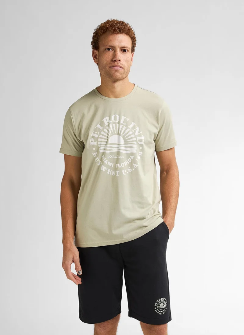 بترول اندستريز تيشيرت رجالي كلاسيك بطبعة