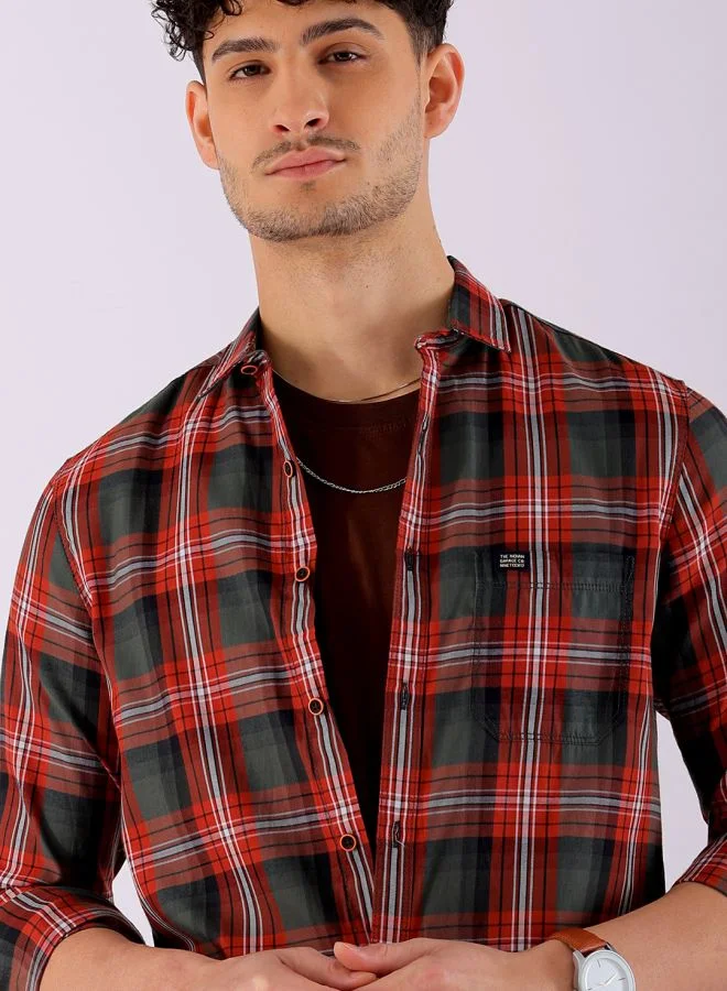 The Indian Garage Co Men Regular Fit Checkered Full Sleeves Cutaway Collar Casual Shirt