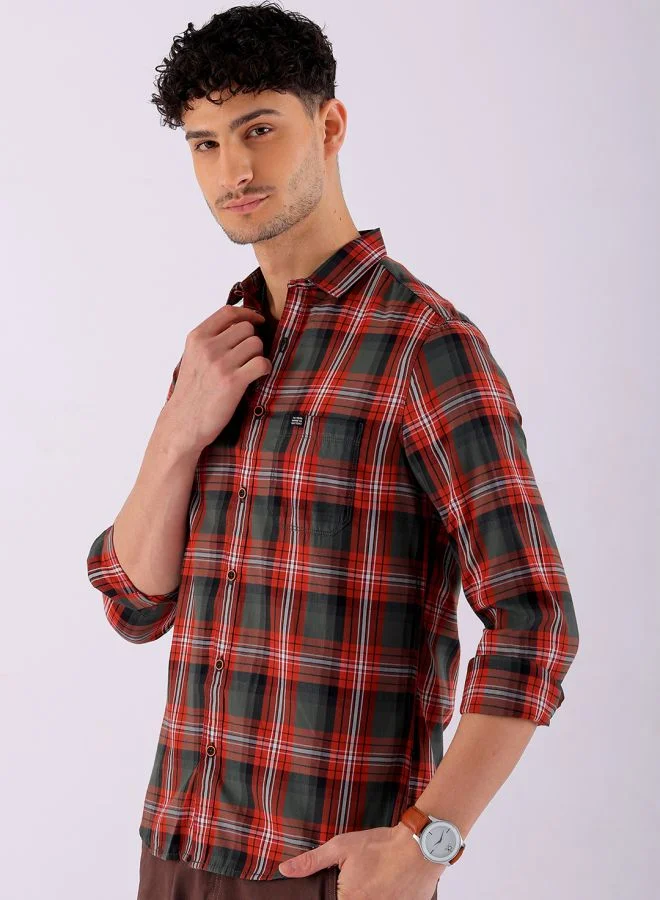 The Indian Garage Co Men Regular Fit Checkered Full Sleeves Cutaway Collar Casual Shirt