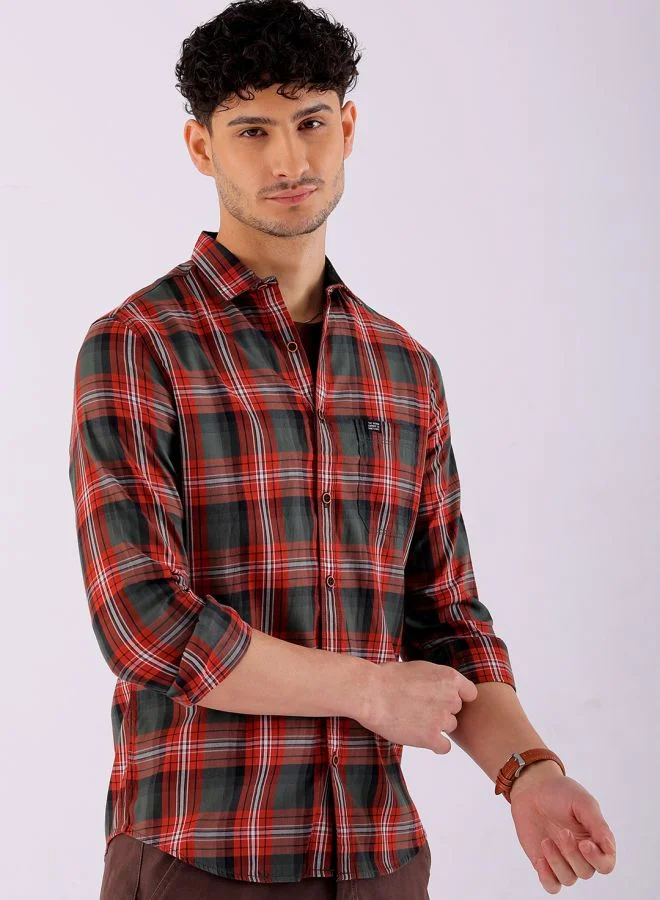 The Indian Garage Co Men Regular Fit Checkered Full Sleeves Cutaway Collar Casual Shirt