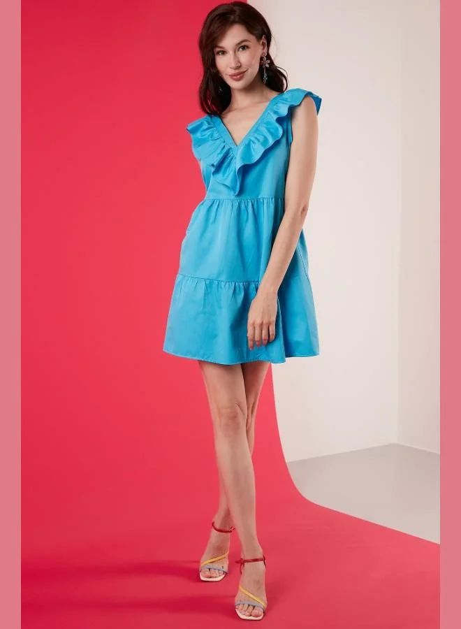 ليلا فستان قصير بياقة على شكل حرف  وتفاصيل قطنية من ليلا للنساء