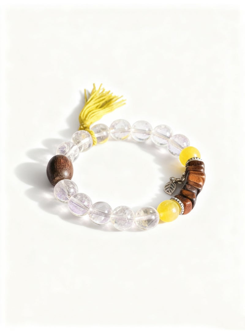 تشوميل سوار كريستالي مُخصص من الكوارتز الشفاف الطبيعي وخشب الصندل - خيار للتطهير بالطاقة والهدوء اللطيف (15-16 سم) - Image 1