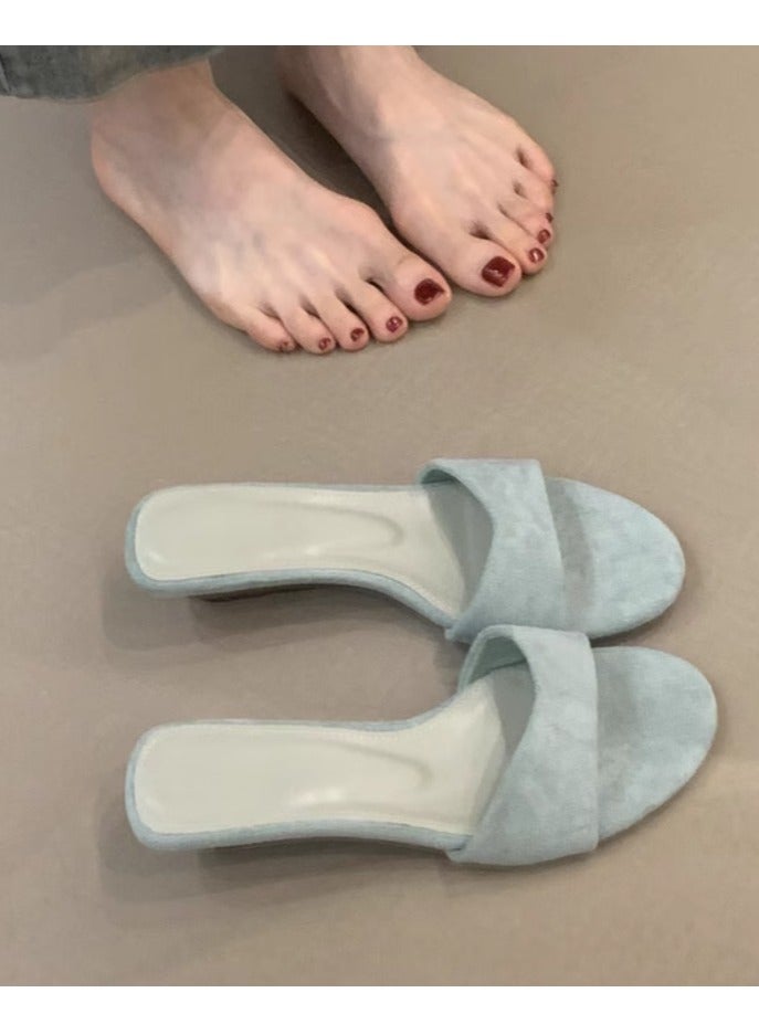 Elegant And Versatile Slippers With Exposed Toes - Image 2
