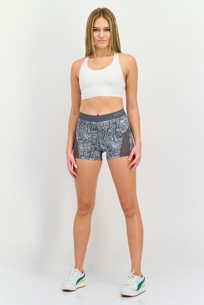 Nike شورتات رياضية نسائية للياقة البدنية، رمادي - Image 4