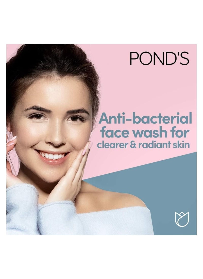 Pond's - Clear Solutions Anti-Bacterial + Oil Control Facial Scrub - 100g - Image 1