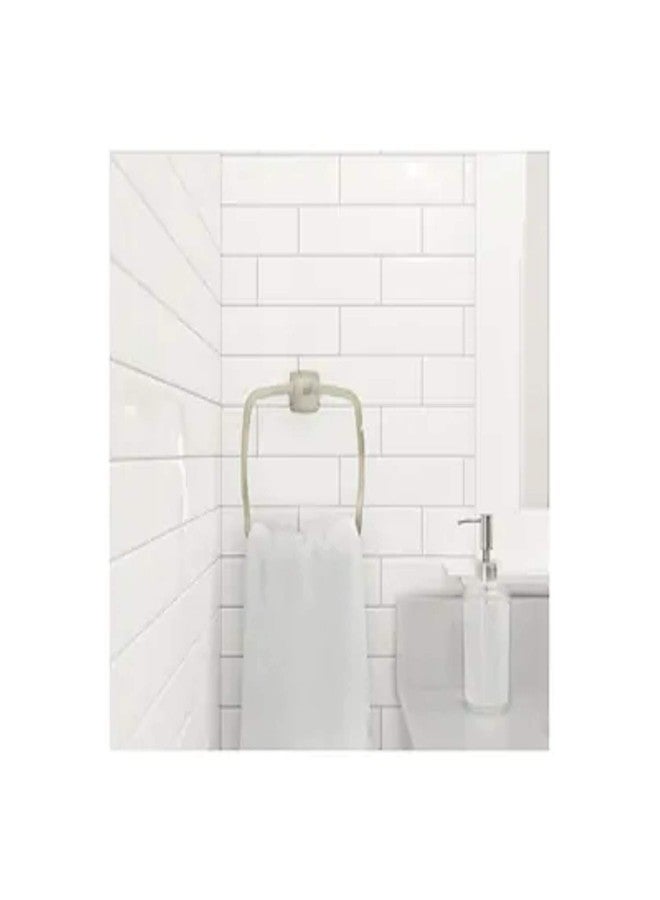 دلتا حلقة تثبيت المناشف الجدارية من دلتا سوير، مطلية بالنيكل الساتان - Image 2