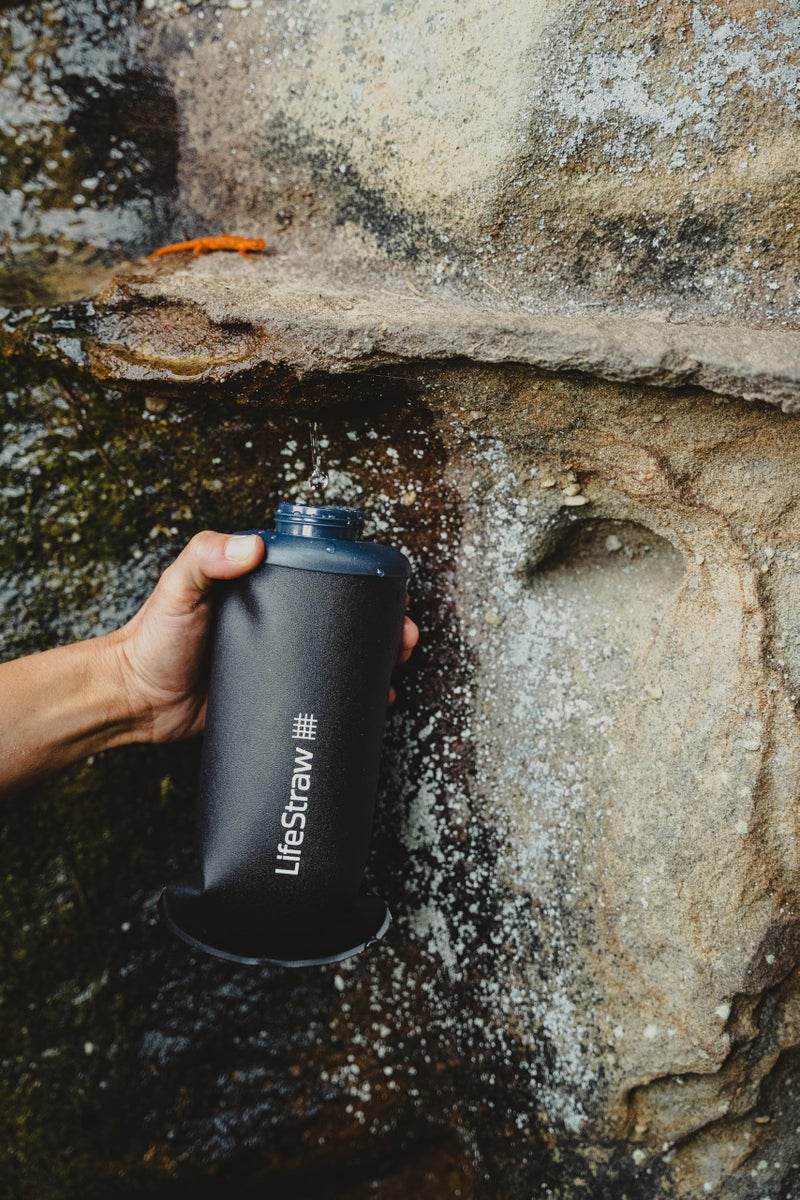 LifeStraw Peak Series - Collapsible Squeeze Bottle Water Filter System - 650ml for Trail Running, Through Hiking, Travel, Cycling, and Fishing, Dark Mountain Gray - Image 4