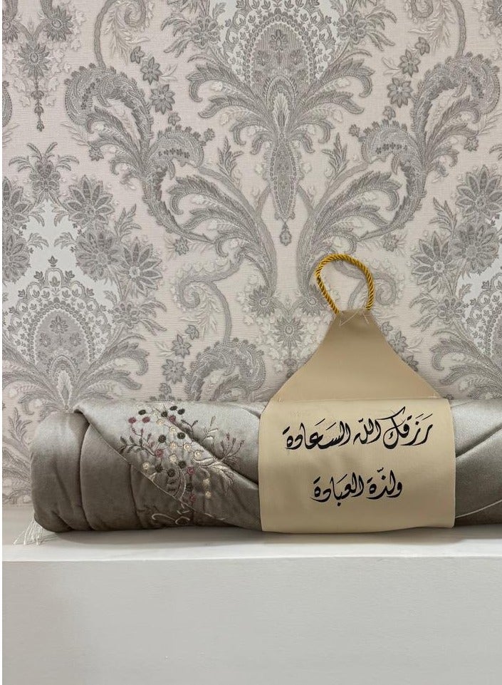 Brides Embroidered prayer rug with a luxurious shoulder strap - Image 2