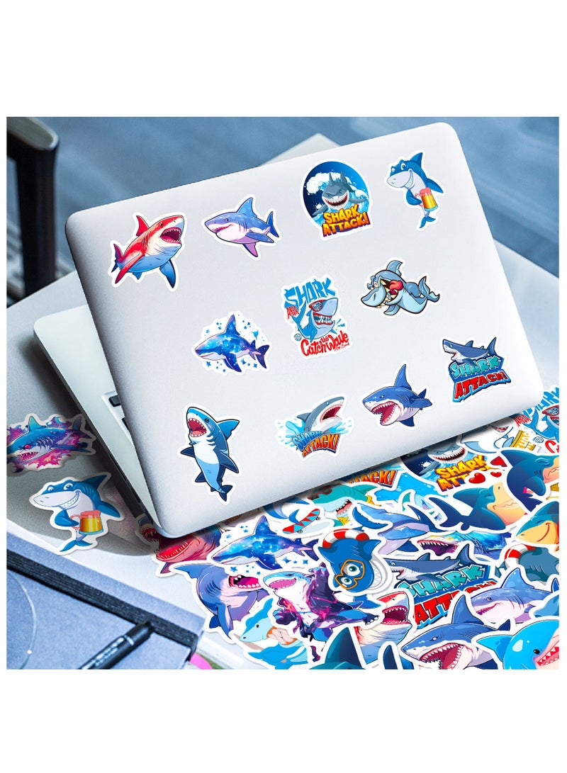 50 قطعة من ملصقات الديكور البلاستيكية المقاومة للماء والكرتونية البحرية لأجهزة الكمبيوتر المحمول وزجاجة لوح التزلج وخوذة الكمبيوتر المحمول وملصقات القرش الكرتونية وملصقات حيوانات المحيط للأطفال - Image 4