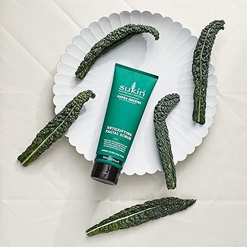 Sukin Super Greens Face Scrub 125ml with Kale Spirulina Pineapple Cruelty Free Vegan Friendly Polishes Leaving the Skin Smooth and Free of Impurities - Image 3