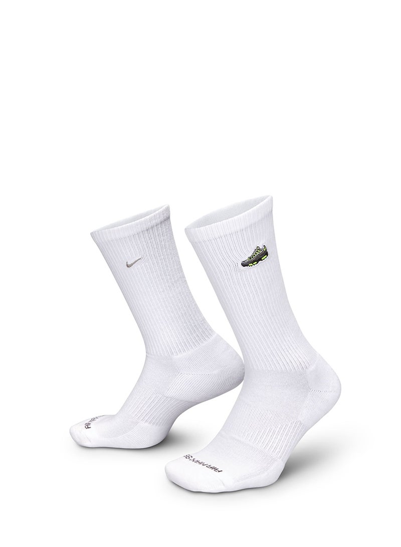 Nike Everyday Cushioned Crew Socks - Image 1