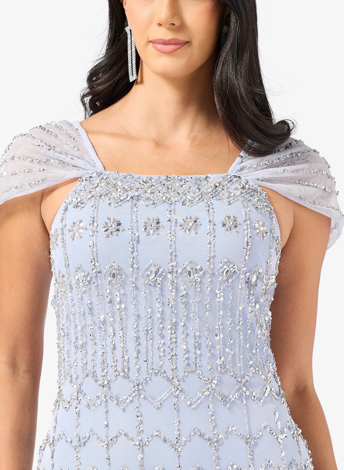 فستان سهرة مزين بالخرز