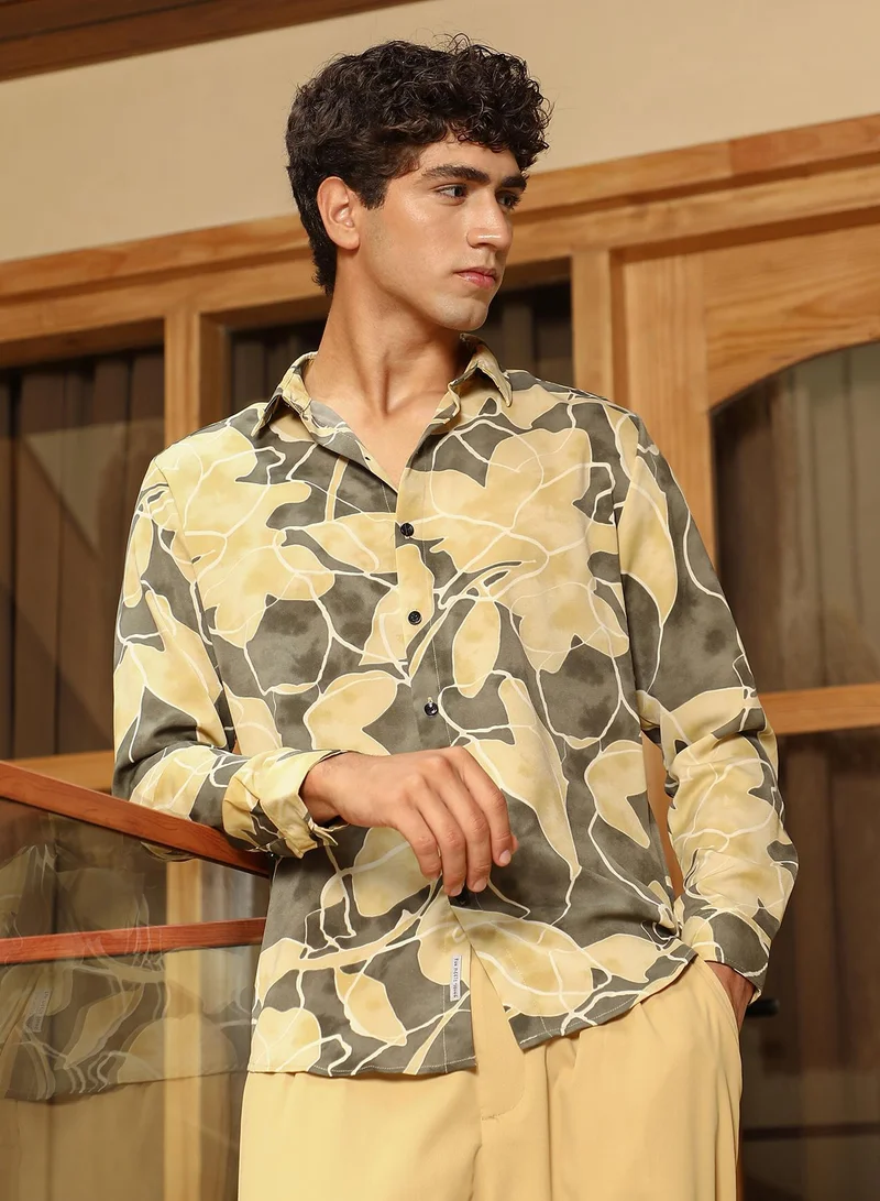 كامبوس سوترا قميص رجالي مطبوع بأوراق شجر مبطنة بياقة عريضة وأكمام طويلة بأزرار وحافة منحنية وطبعة زهور منسوجة للمناسبات الكاجوال والمسائية باللونين الأخضر والأصفر