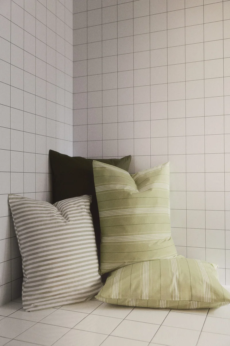 اتش اند ام غطاء وادة من القطن المخطط