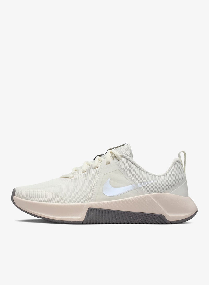 Nike W NIKE MC TRAINER 3 - Image 1