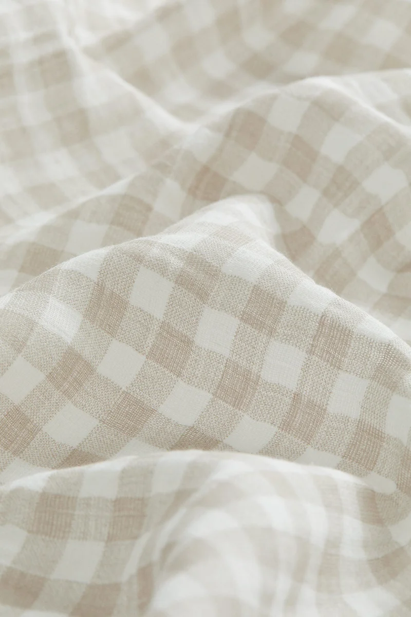 اتش اند ام Checked cotton muslin comfort blanket