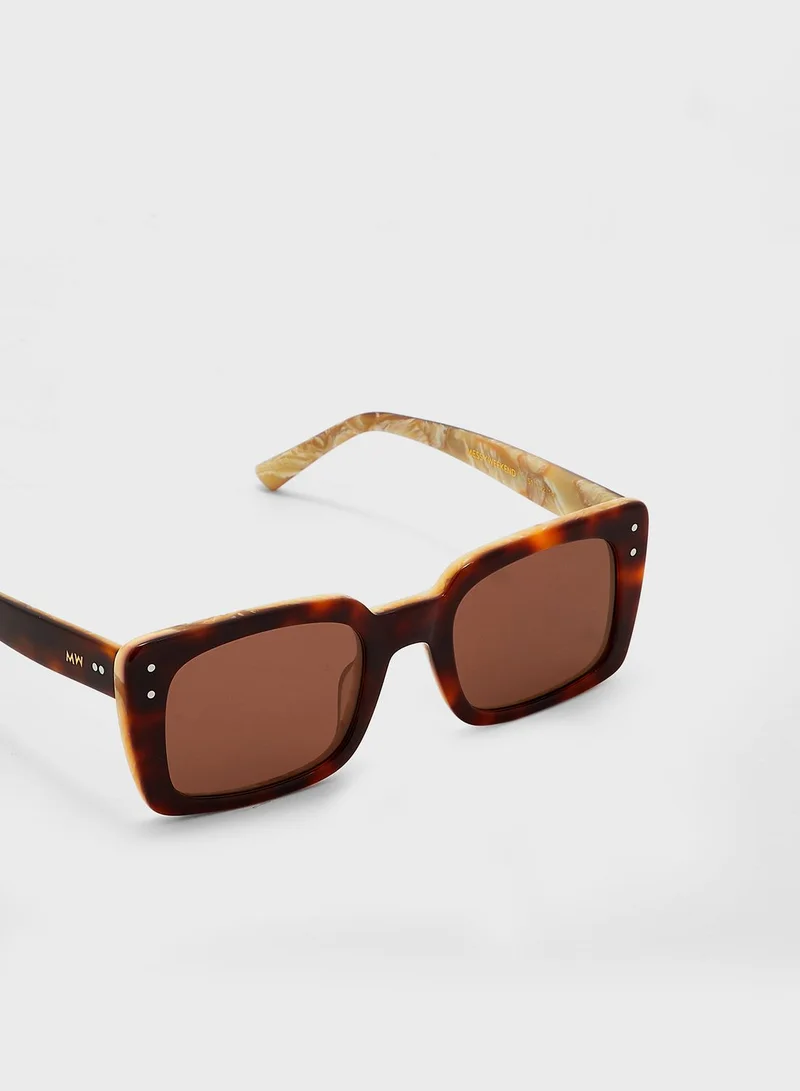 MESSYWEEKEND Anna Shape Sunglasses