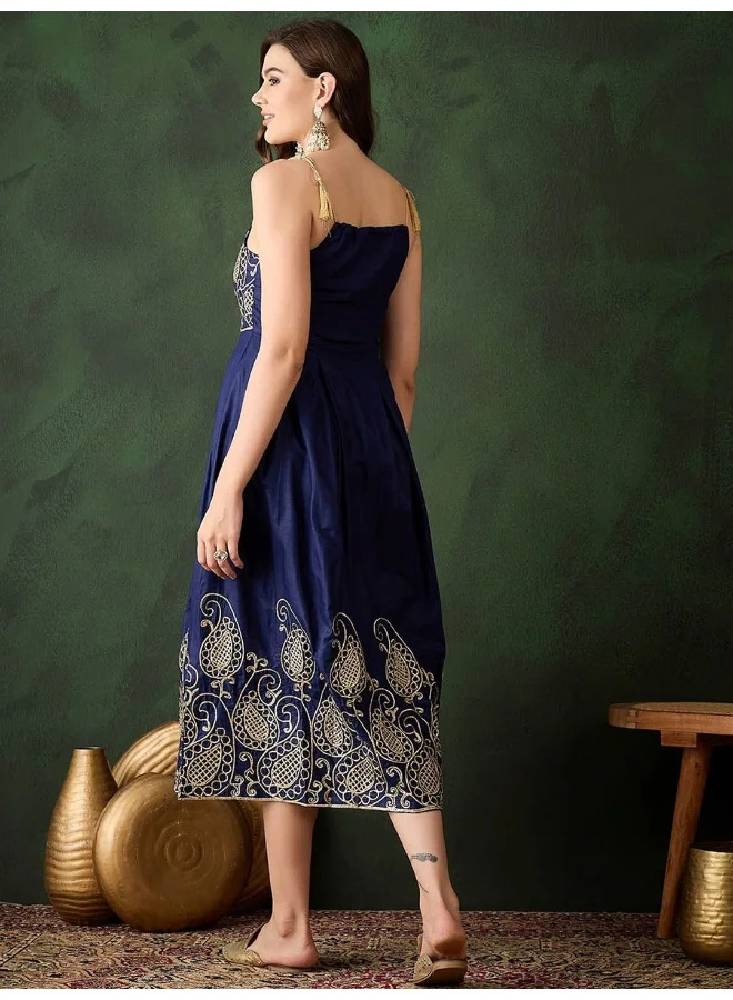 أيه كيه إس فستان أزرق كحلي مطرز بالجوتا