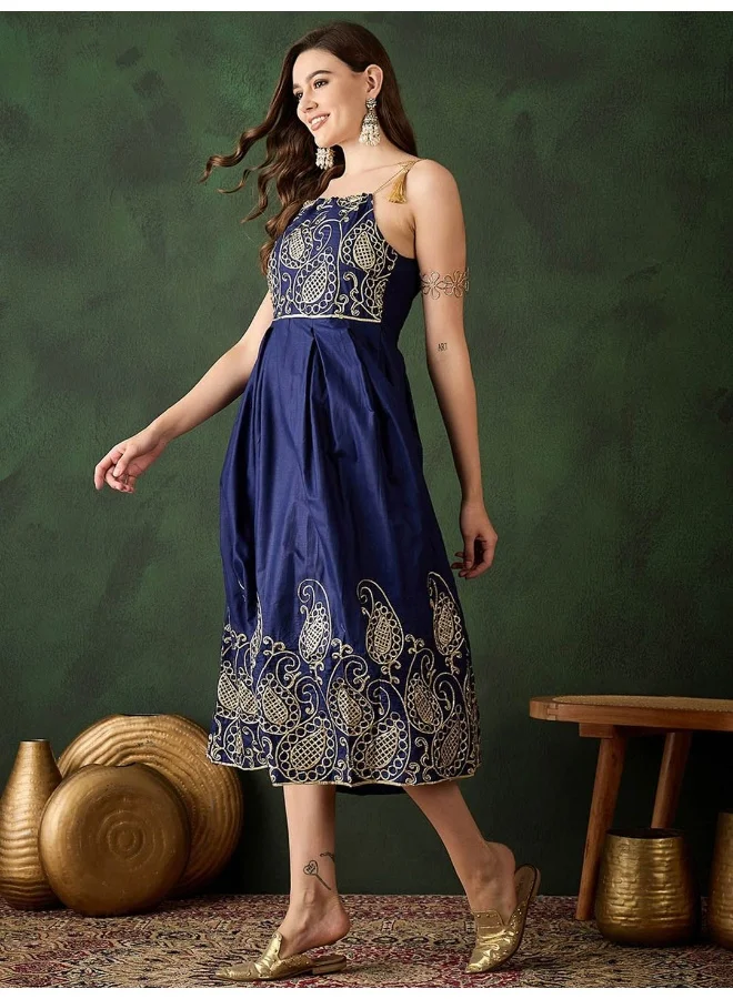 أيه كيه إس فستان أزرق كحلي مطرز بالجوتا
