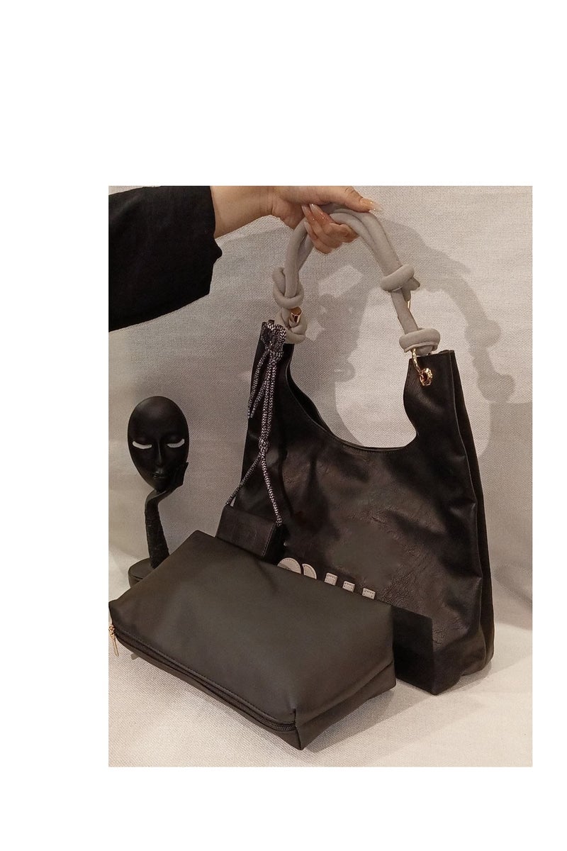 Shoulder bag in multiple colors suitable for summer colors.