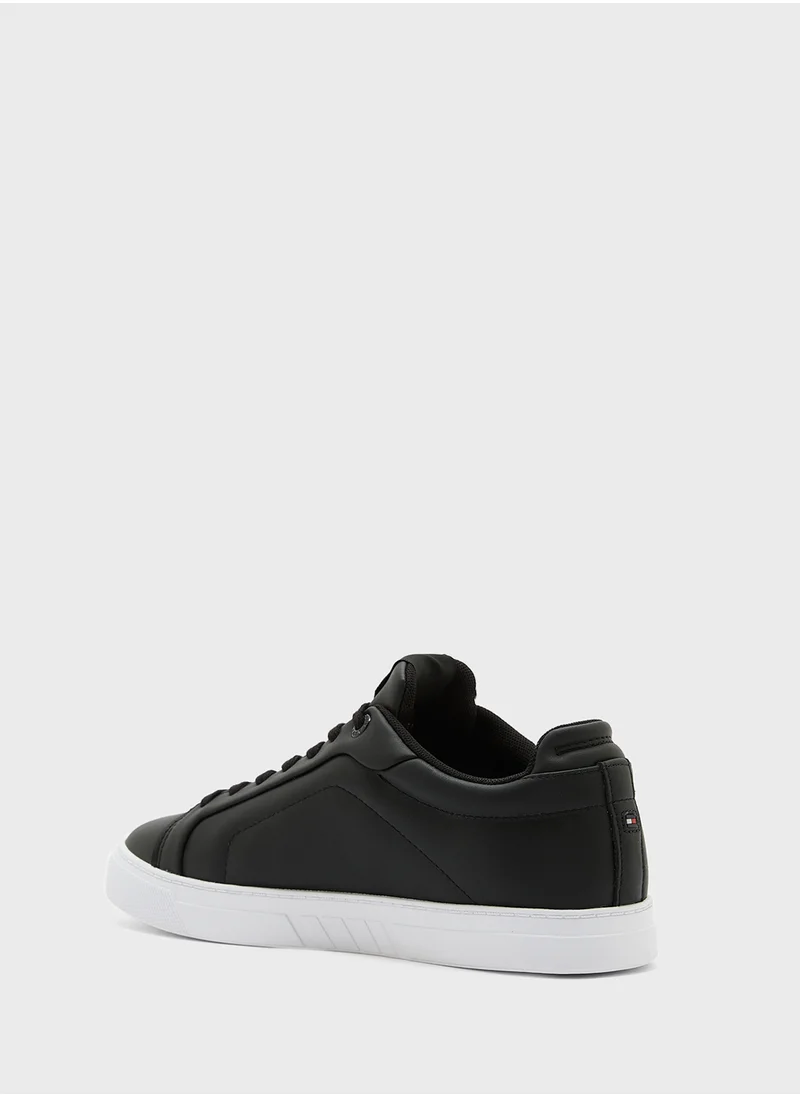 تومي هيلفيغر Logo Detail Lace Up Low Top Sneakers