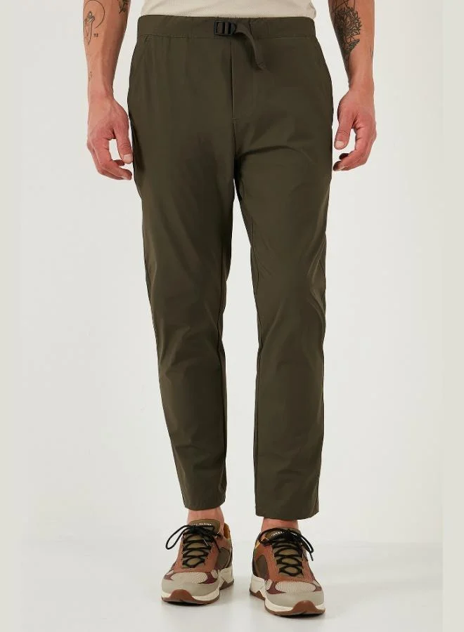 بوراتي بنطلون رجالي بخصر مطاطي وحزام وتفاصيل أرجل أنبوبية من بوراتي