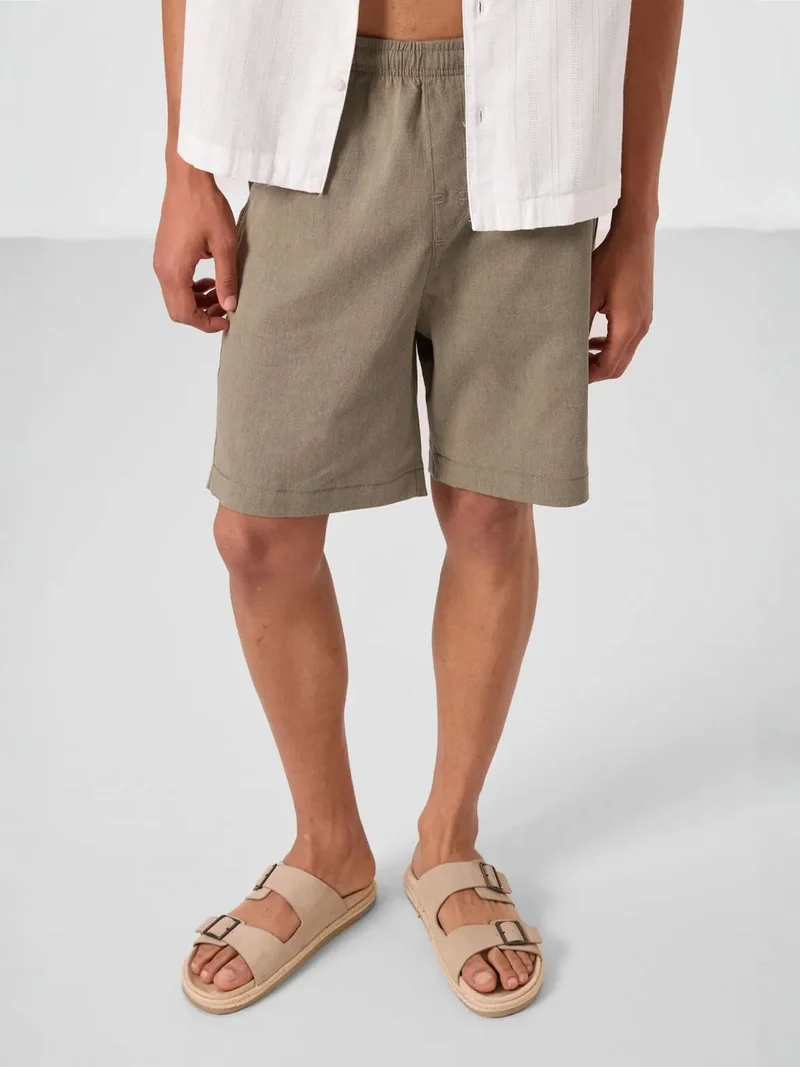 تومي لايف TOMMY Men's Regular Fit Chino Shorts